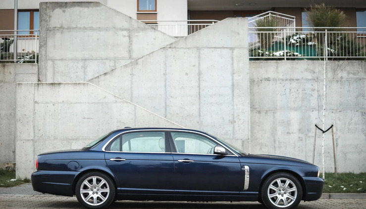 Jaguar XJ cena 55000 przebieg: 140000, rok produkcji 2008 z Gdynia małe 497